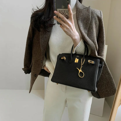 LVSANW 2025 Autumn New Wool Coats Retro Casual Short Shoulder Pad Woolen Commuting British Style Solid