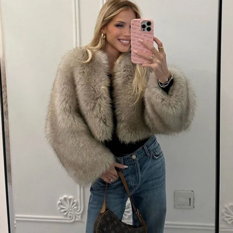 LVSANW Iconic Street Fashion Week Luxury Brand Gardient Cropped Faux Fur Coat Women Winter 2025 Hot Cool Girls Fluffy Short Fur Jacket