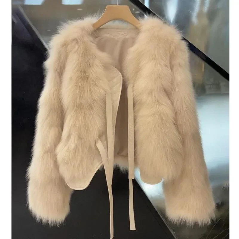 LVSANW Luxurious Lightweight Cropped Fox Fur Jacket For Women 2024 Autumn/Winter New Arrival Korean Style Versatile Thickened Top