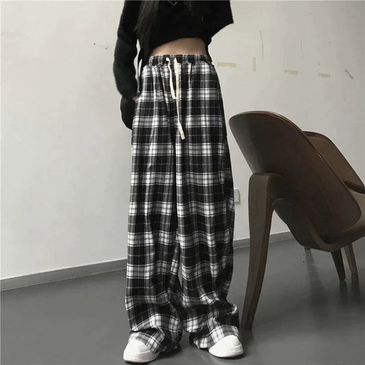 LVSANW Oversize Women Sweatpants Fashion Black Plaid Casual Pants Baggy Elastic Waist Pockets Student Unisex Hip Hop Loose Trousers