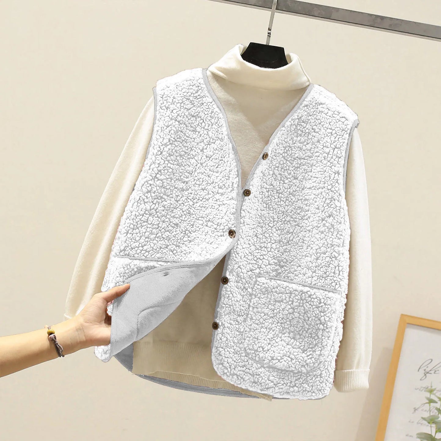 LVSANW Sleeveless Solid Color Zipper Placket Two Pocket Plush Vest Autumn Winter Thickened Fleece Jacket Vest Women Waistcoat Outerwear