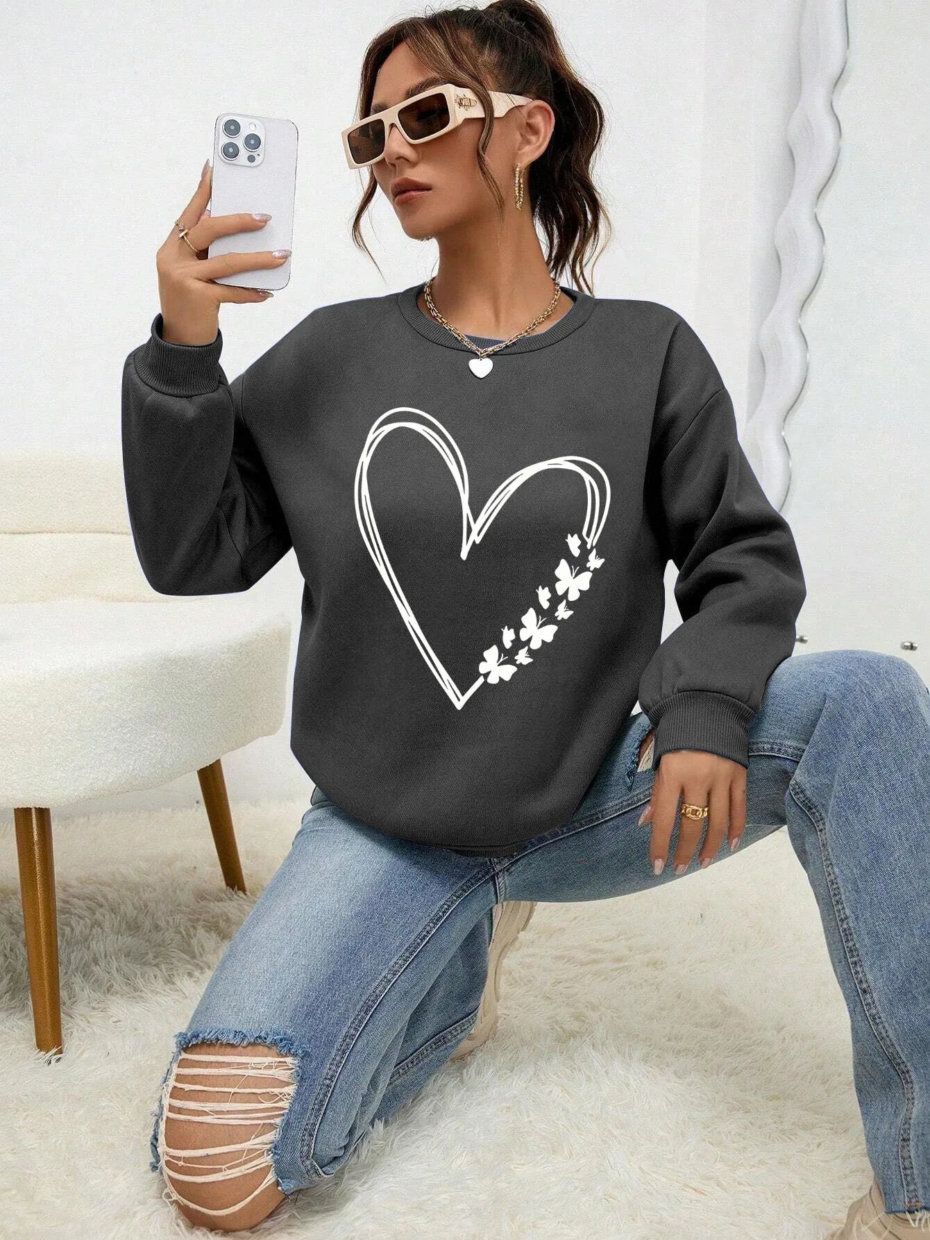 LVSANW The Great Love At The Edge Of Butterflies Design Sweatshirt Female Fleece Crewneck Hooded Street Autumn Pullover New Sportswear