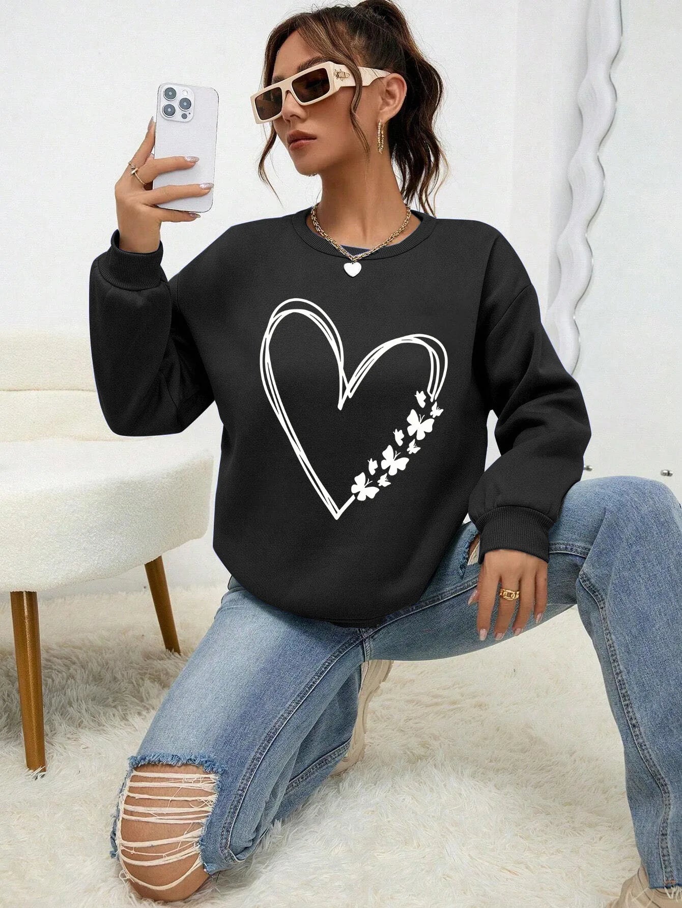 LVSANW The Great Love At The Edge Of Butterflies Design Sweatshirt Female Fleece Crewneck Hooded Street Autumn Pullover New Sportswear