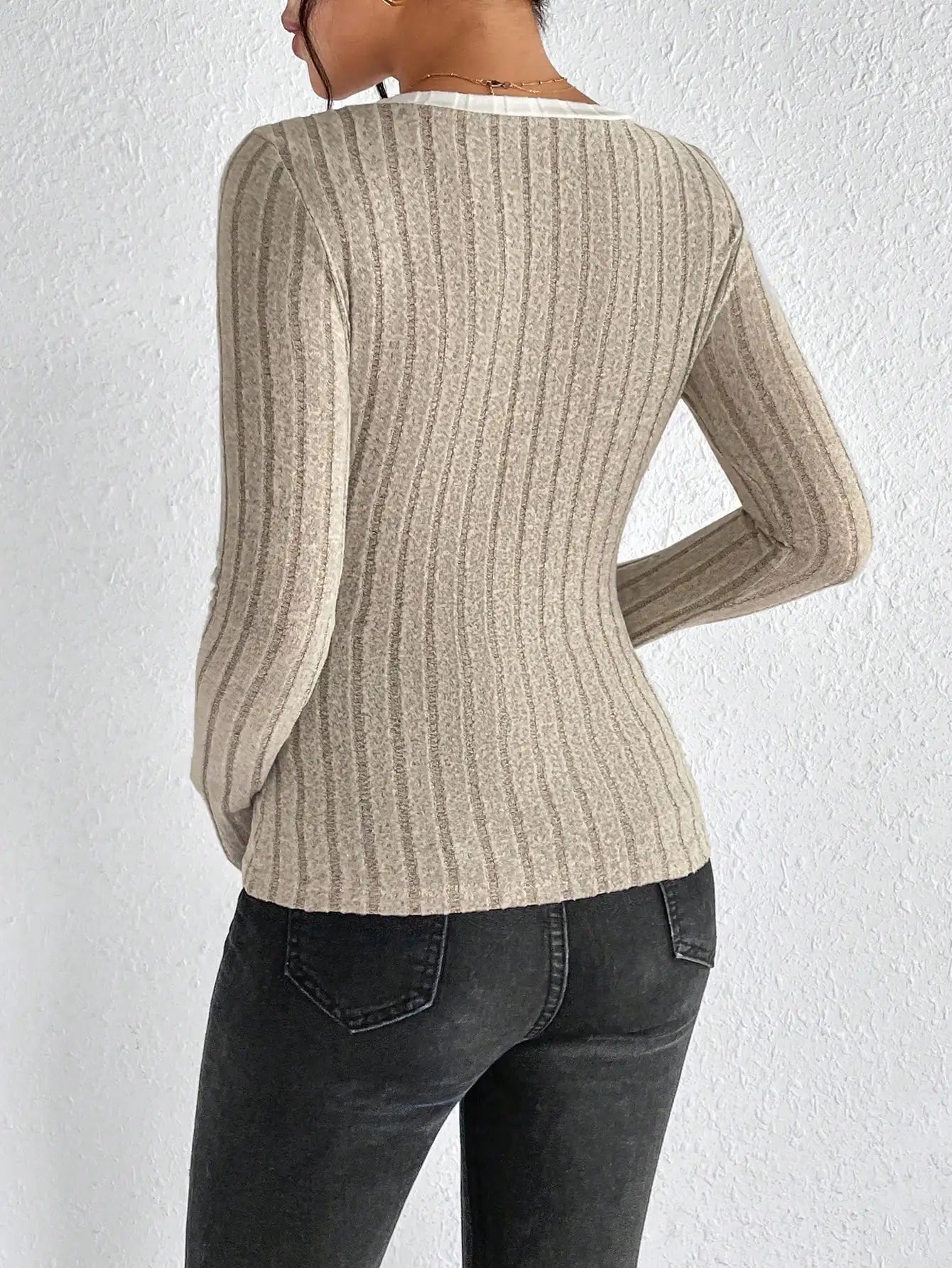 LVSANW Women's Slim Sexy Knit Long Sleeve Top Women's V-Neck Neck Edge Clash Top New Autumn and Winter Women's Casual Pullover